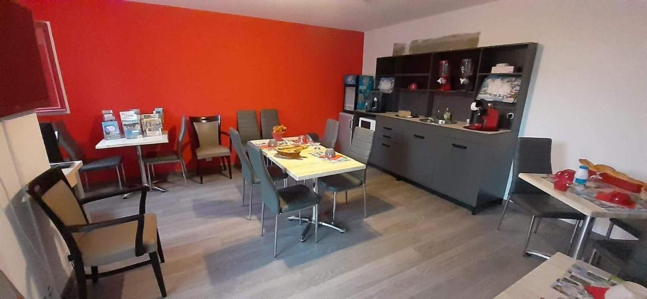 Résidence Hôtelière Hélios Jonzac Exterior foto
