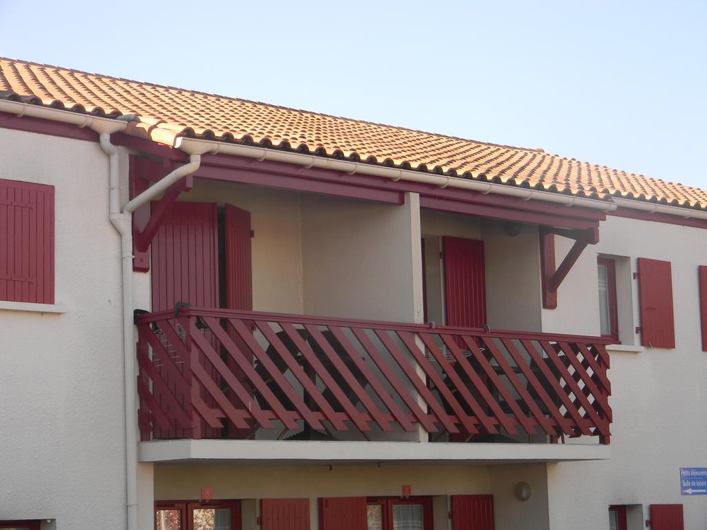 Résidence Hôtelière Hélios Jonzac Exterior foto