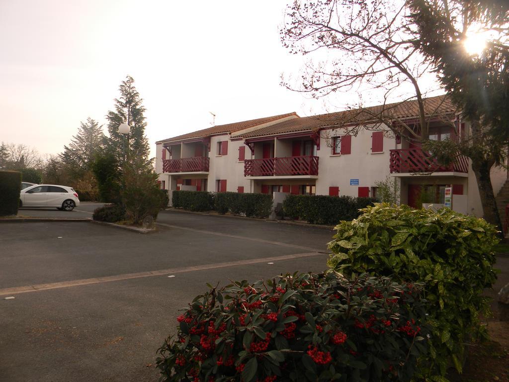 Résidence Hôtelière Hélios Jonzac Exterior foto