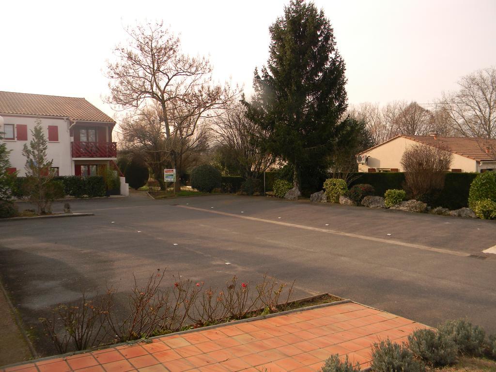 Résidence Hôtelière Hélios Jonzac Exterior foto